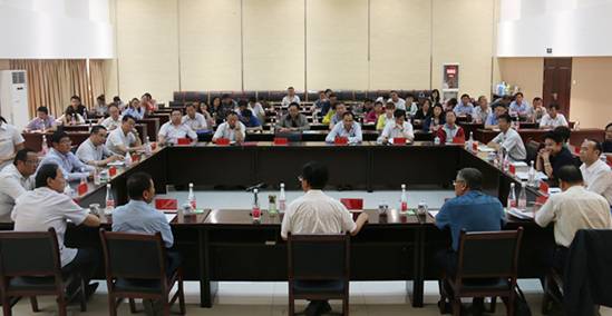 省國(guó)資委黨委副書(shū)記、副主任陳志忠 在青海物產(chǎn)集團(tuán)講專(zhuān)題黨課