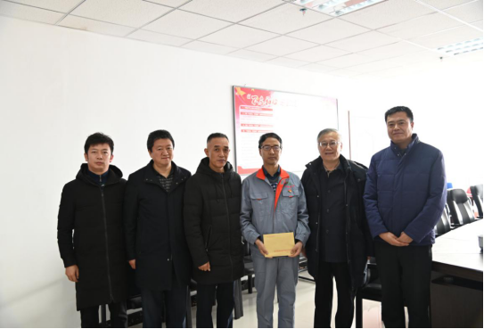 走訪慰問專家人才，為人才創(chuàng)新營造良好的環(huán)境