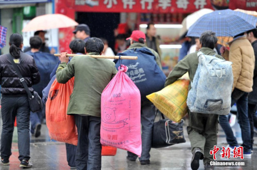 聚焦春節(jié)&ldquo;恐歸族&rdquo;：近鄉(xiāng)情怯，恐懼何來？(圖)